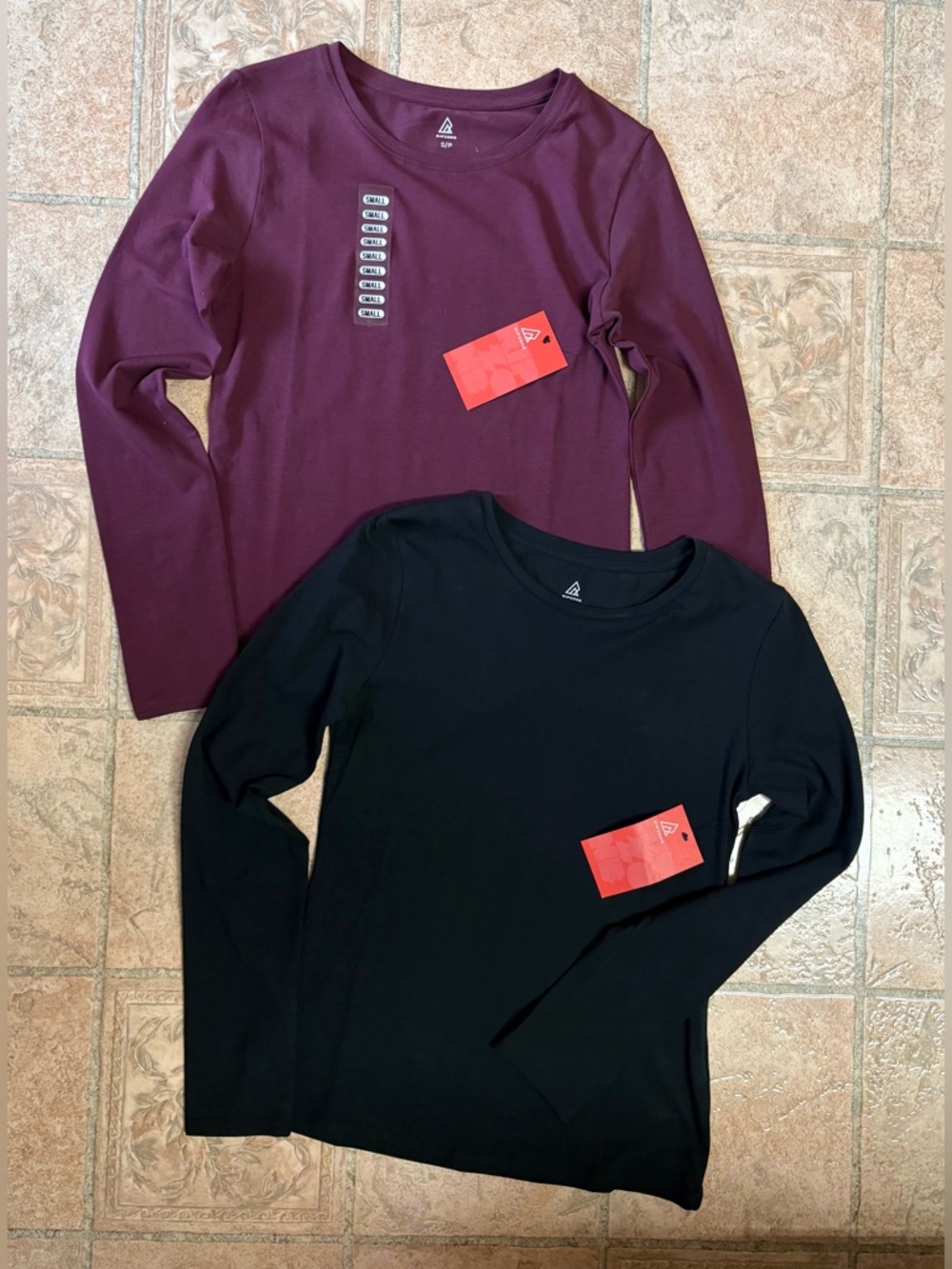 2 Ripzone long sleeve shirts
